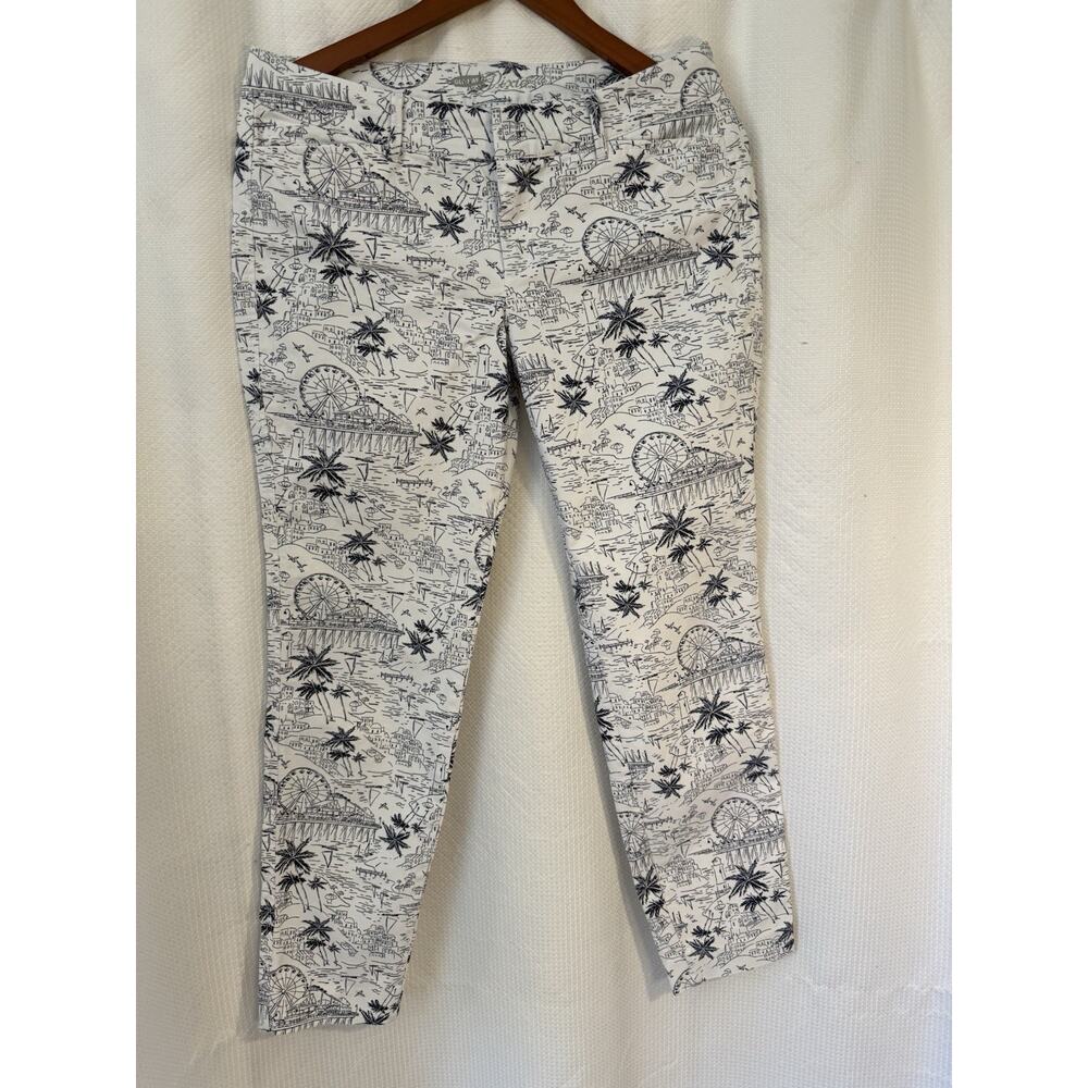 Old Navy Pixie Chinos Women’s Size 4 Scenic Pattern White And Blue Cotton Blend‎